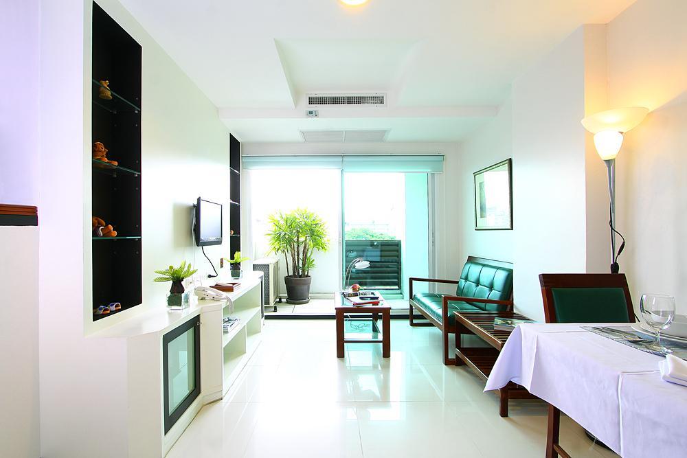Laurel Suite Бангкок Номер фото