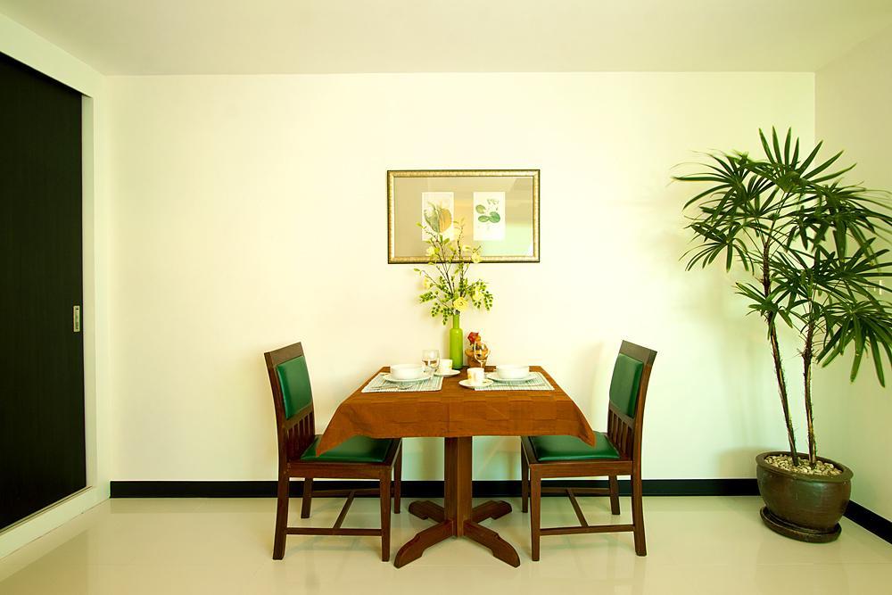 Laurel Suite Бангкок Номер фото
