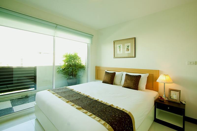 Laurel Suite Бангкок Номер фото