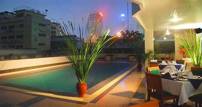 Laurel Suite Бангкок Экстерьер фото