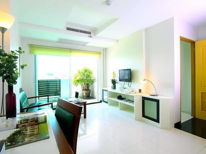 Laurel Suite Бангкок Экстерьер фото