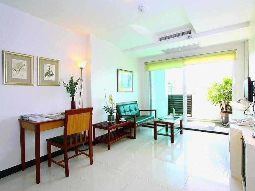 Laurel Suite Бангкок Экстерьер фото